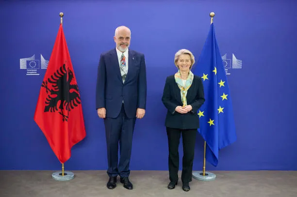 Tradhtia ballkanike; si ryshfeti dhe paratë e shpenzuara pa plan po mbyllin rrugën e anëtarësimit në BE