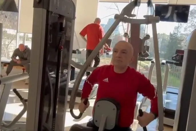 Meta mesazh para protestés së 20 shkurtit  nga palestra