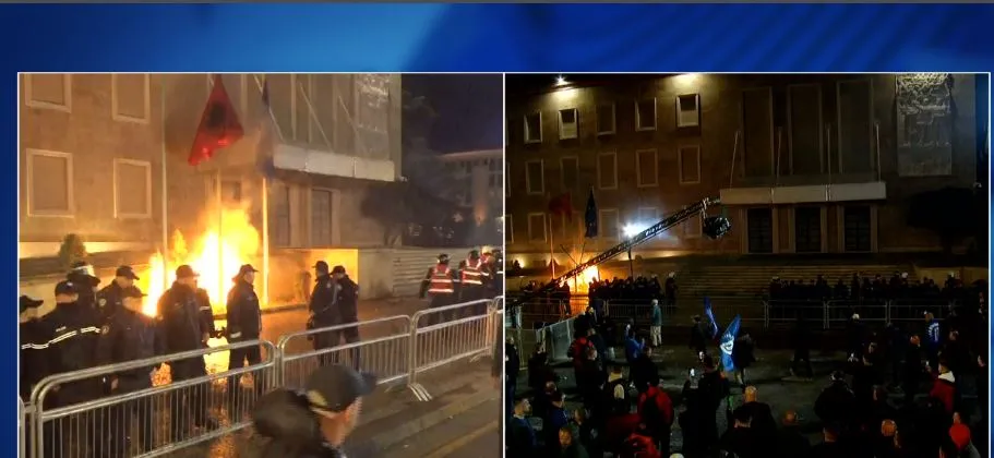 Mbyllet tubimi i opozitës para Kryeministrisë pas dy orëve  protestë