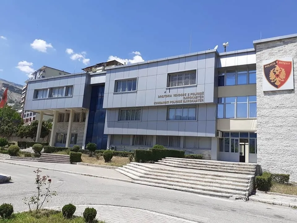 Gjirokastër/Arrestohet 43-vjeçari  që dhunonte  bashkëshorten në prani të vajzës së mitur