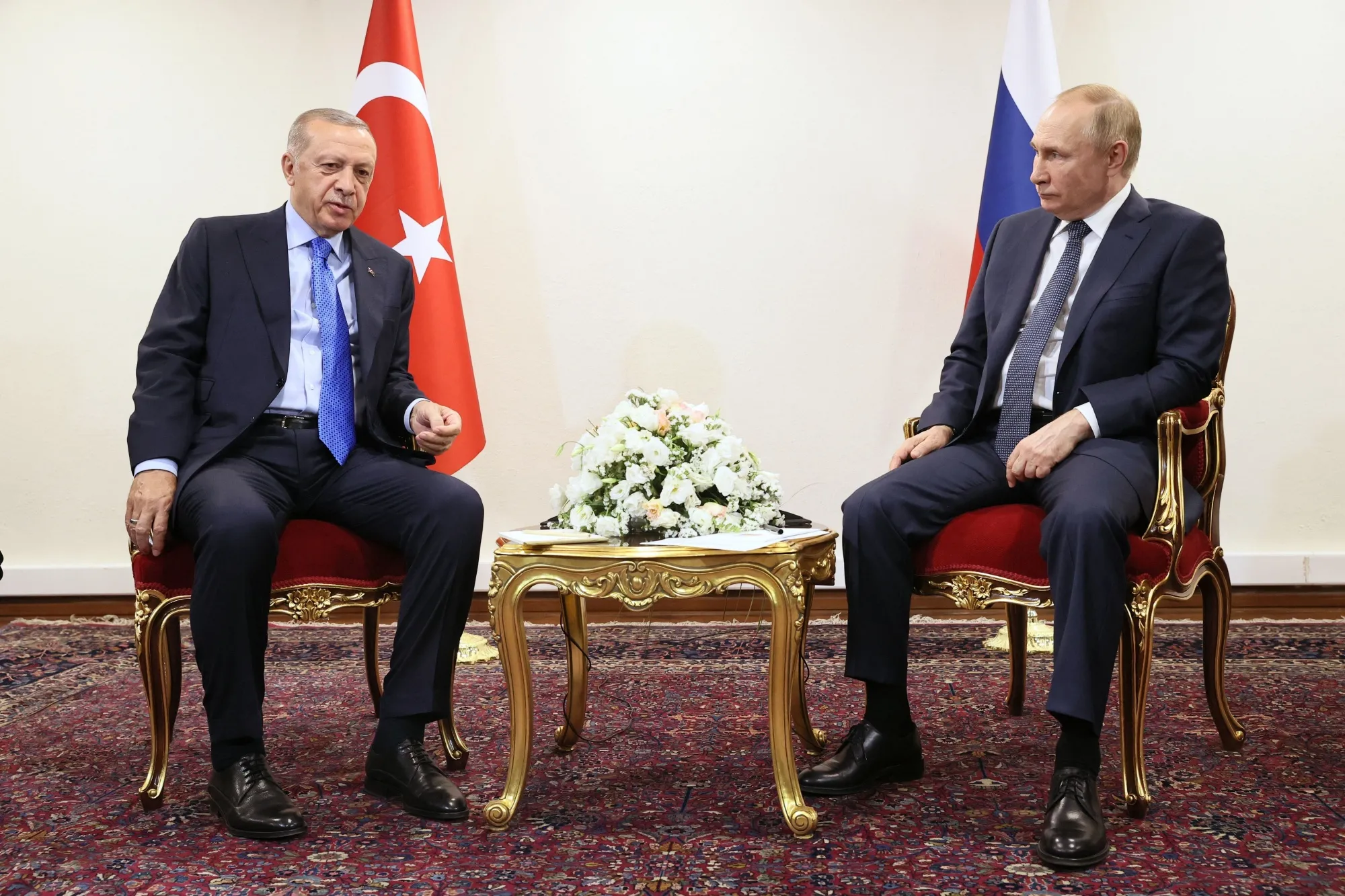 Erdogan, pro planit të Ukrainës/ I gatshëm të rikthejë në tryezën e bisedimeve Rusinë