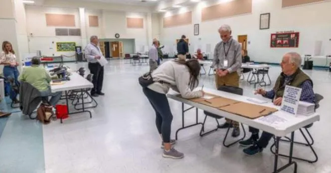 SHBA/  Sot votohet  në 15 shtete  për kandidatin  presidencial