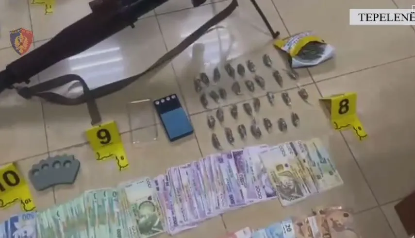 Tepelenë/ Shiste drogë pranë shkollave, arrestohet 65-vjeçari