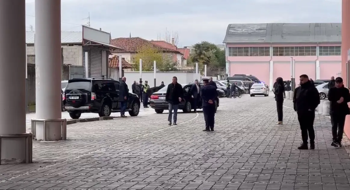 Shkodër/ Rama mbledh ministrat e kryebashkiakët e majtë , llogari për punën e bërë