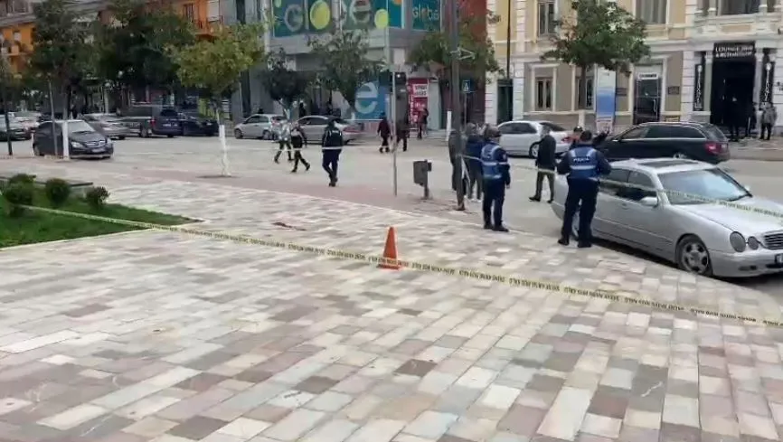 U plagos në qendër të Fierit, ndërron jetë  në spital 17-vjeçari