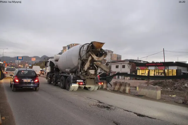 44-vjeçari aksidentohet nga një betoniere