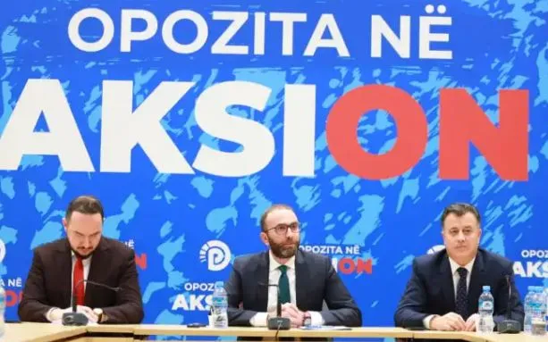 Diskutimet me shumicën për komisionet dhe reformën zgjedhore, Bardhi mbledh sot grupin parlamentar