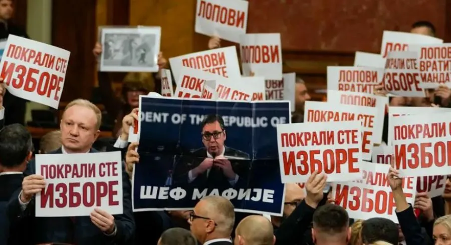 ‘Vuçiç ka frikë nga një hetim ndërkombëtar, ndaj vendosi përsëritjen e zgjedhjeve në Beograd’