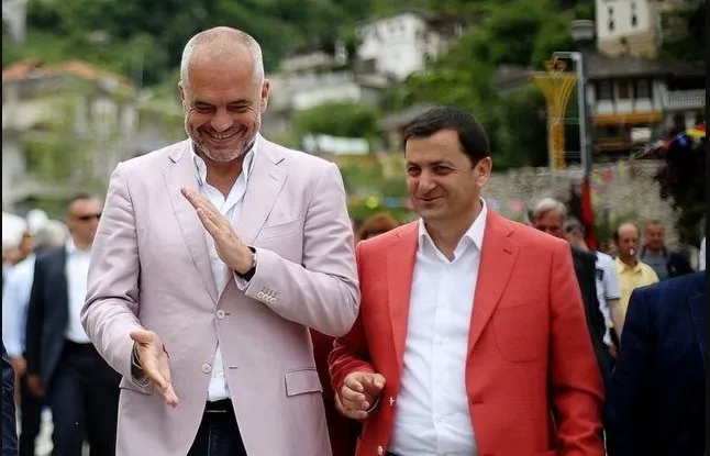 Tavo  emërohet prefekti i Qarkut Vlorë
