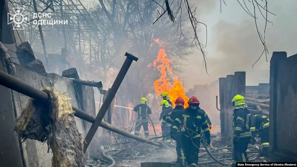 Zelensky zotohet se do t’i kundërpërgjigjet Rusisë për vrasjen e 20 njerëzve në Odesa