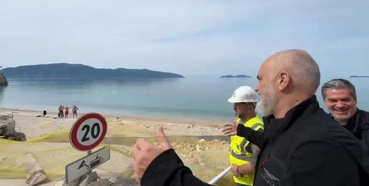 VLORË/ Rama inspekton punimet në Lungomare 3