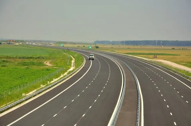 Drejtuesi i projektit të punimeve në autostradën Aksi Thumanë-Kashar  : Drejt përfundimit, do  hapet në Qershor