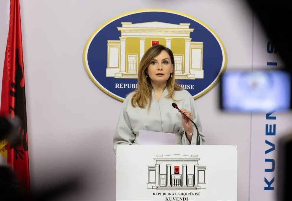 Deputetja Tabaku reagon pas dekretimit të  Ligjit të Zonave të Mbrojtura  nga Begaj  : Hap pas në procesin e përafrimit me BE! Kundër Kushtetutës dhe trashëgimisë sonë