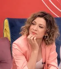 Banorja e BBV Egla Ceno,  paguhet nga Teatri i Elbasanit edhe pse prej 3 muajsh nuk shkon në punë