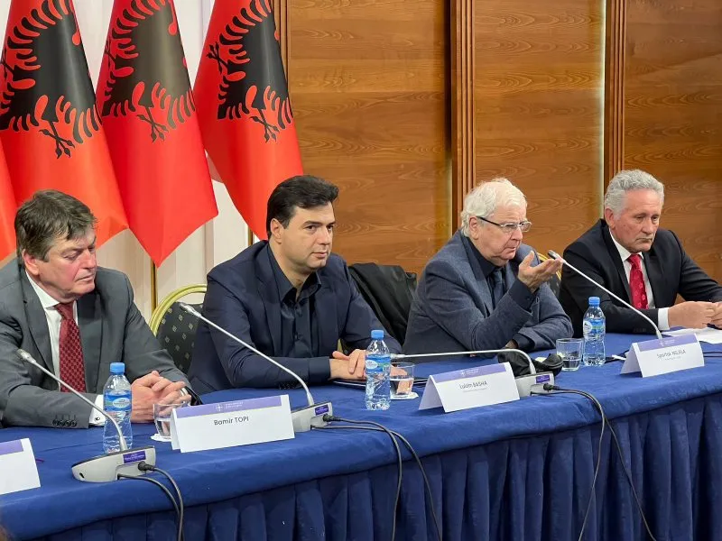 Bamir Topi dhe Ngjela i bashkohen PD-së  së  Bashës