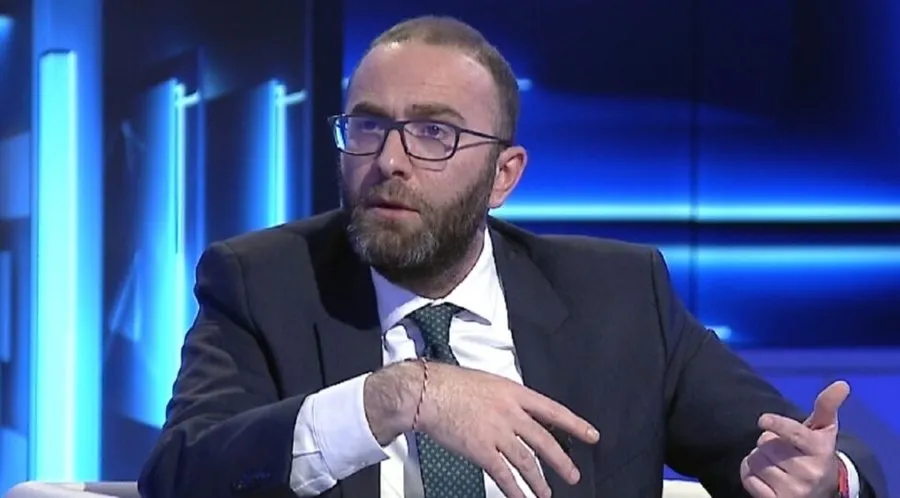 Denoncimi i Gazment Bardhit : Olsi Rama i përfshirë në laboratorin e drogës në Xibrakë, kam fakte!
