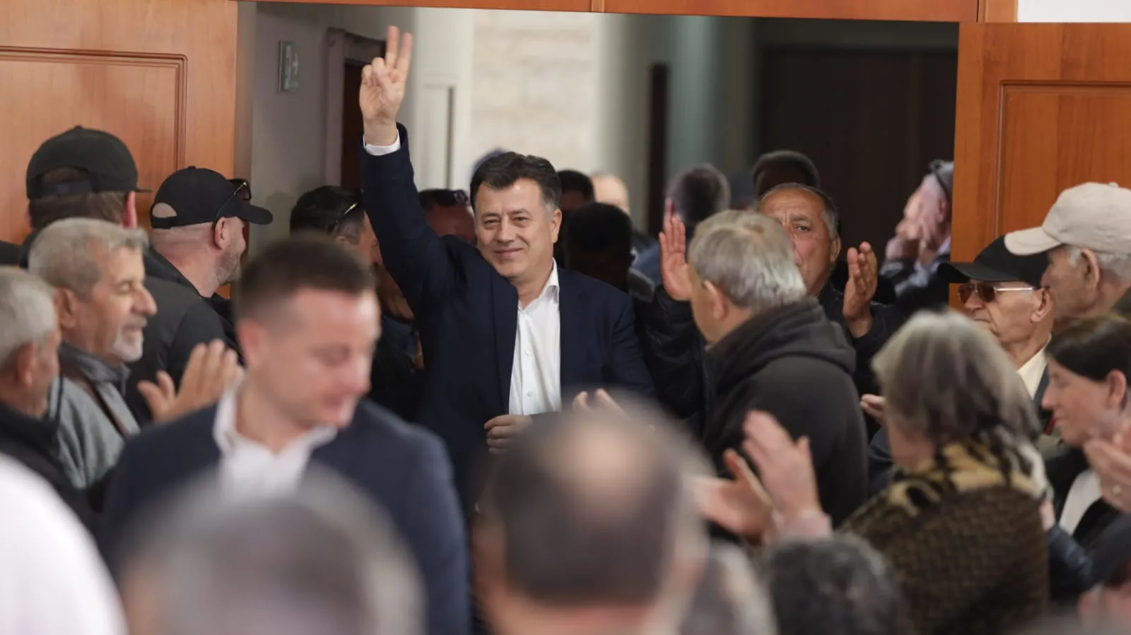 Deputeti i PD-së Flamur Noka: Është koha që vlonjatët të zgjohen!