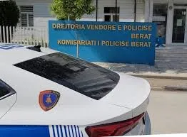 Berat/ Rrihet kafshërisht me grushta, shkelma dhe karrige kamerieri 17-vjeçar