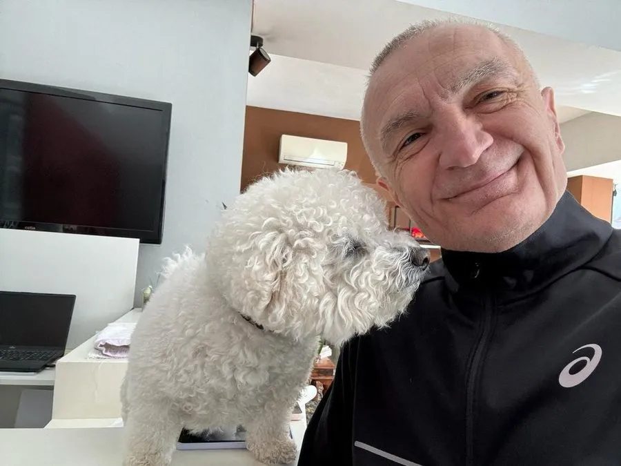 Qytetarët i kujtojnë vjedhjen e Floririt të Krrabës, Meta sherr me komentuesit (Foto)