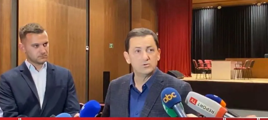 Braçe reagon pasi Vangjel Tavo u pështy në fytyrë në Himarë: Horrat në këtë territor duket se kanë fituar imunitet se i mbron Greqia : Horrat në këtë territor duket se kanë fituar imunitet se i mbron Greqia