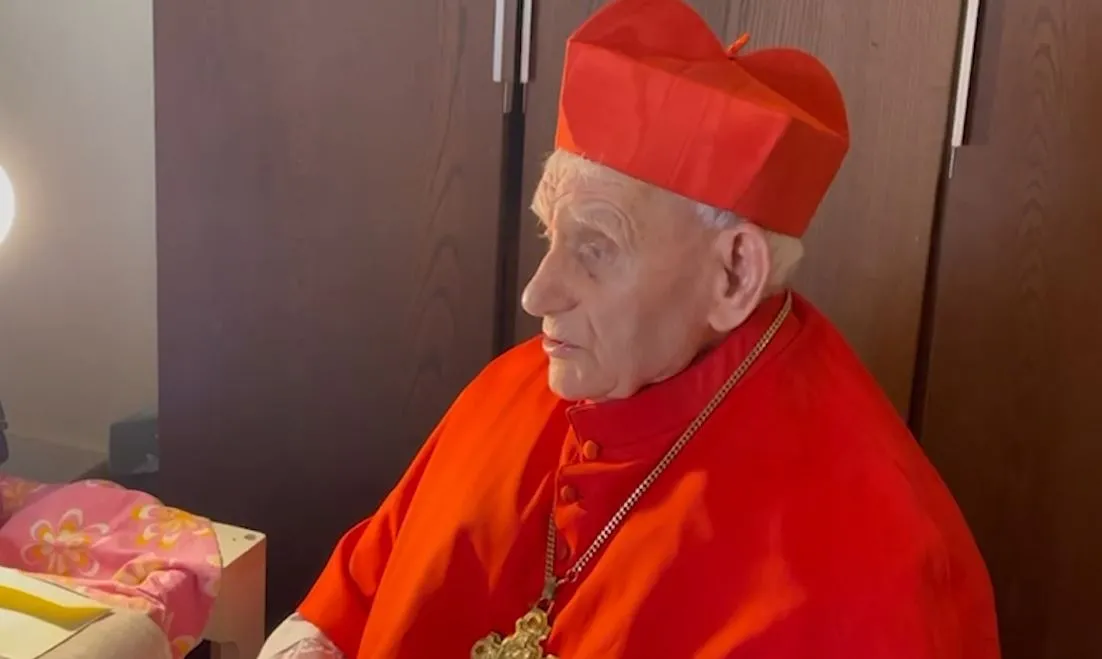 Kardinali shqiptar uron  Pashkët nga Vatikani: Jetojmë në një kohë kur njerëzimi është i mbushur me të papritura, sa më shumë bashkim!