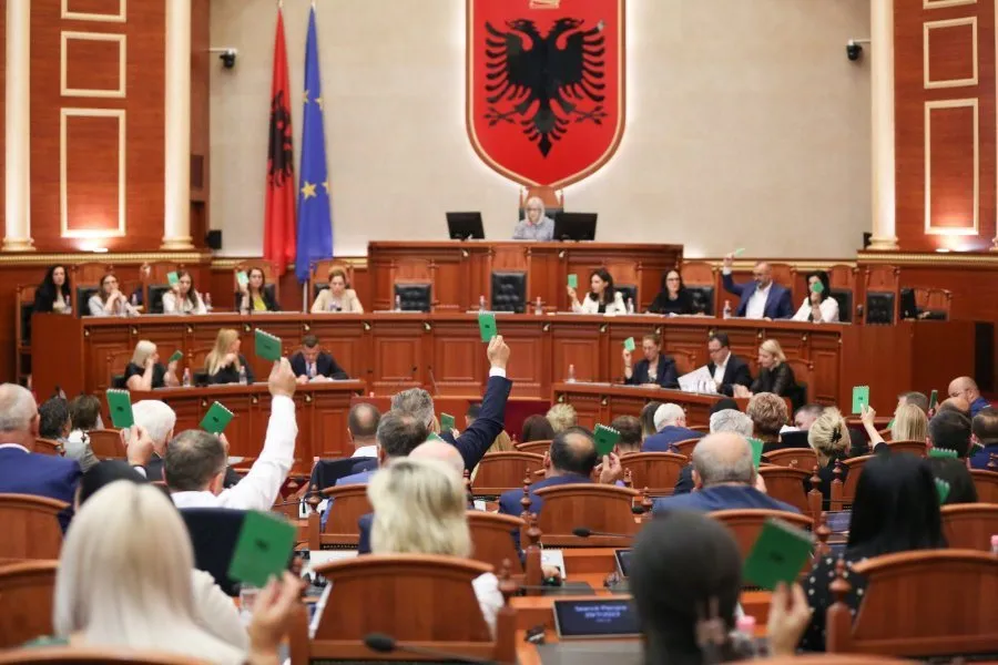 Amnistia penale miratohet me Miratohet me 110 vota