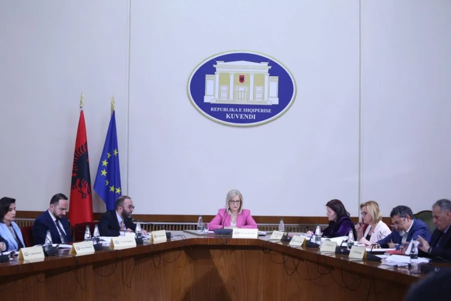 Ditën e enjte, parlamenti voton nëse do e dërgojë për shqyrtim çështjen në ‘Kushtetuese’
