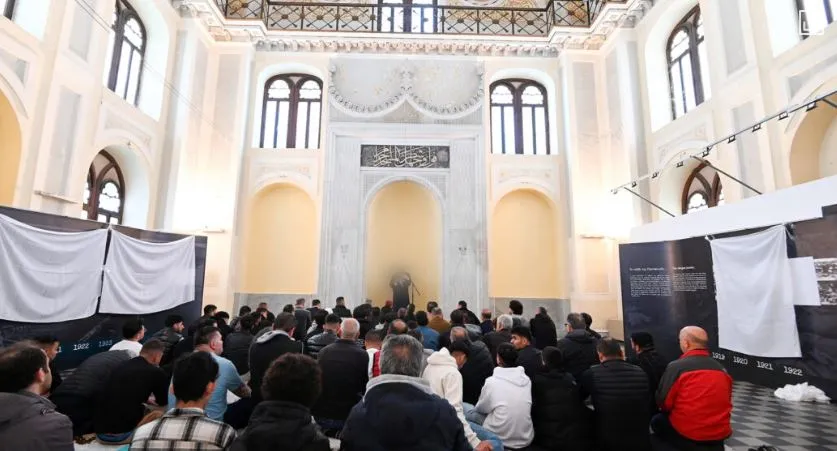 Përdorej si galeri arti, hapet pas 102 vitesh për besimtarët Xhamia e Re në Selanik