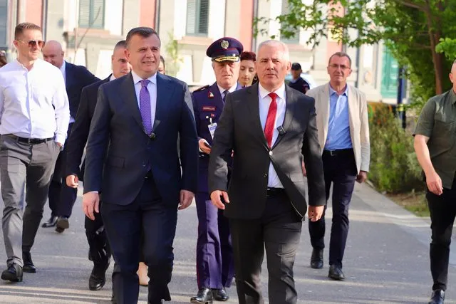 Balla e Sveçla nënshkruajnë marrëveshjen për lehtësimin e lëvizjes