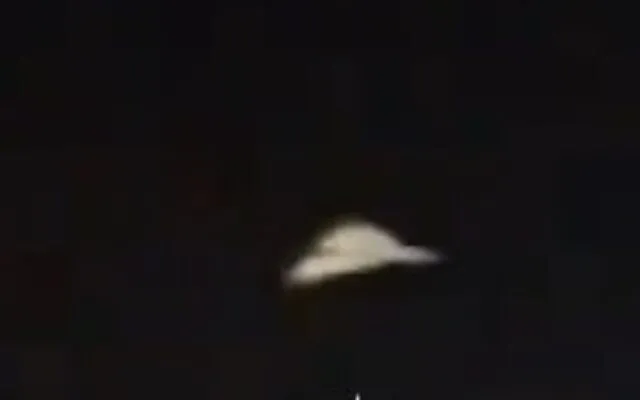 VIDEO/ Dronët iranianë kalojnë mbi Irak, Jordania paralajmëron se do të qëllojë çdo mjet që shkel hapësirën ajrore