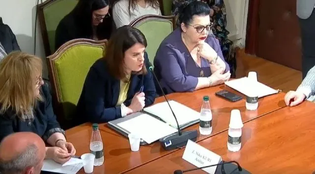 Ministrja Koçiu nuk ka një  zgjidhje për  Urgjencën e QSUT që është jashtë funksionit