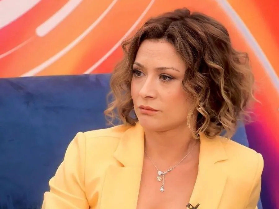 Gazetarët flasin për biznesmenin italian dhe  partnerin muzikant të Egla Cenos