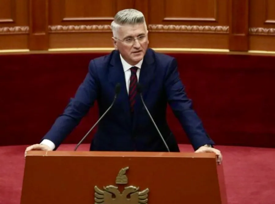 Kolegji europian dhe identiteti jo i tillë i Qeverisë shqiptare!