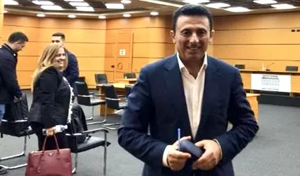 Shkarkohet gjyqtari Agron Zhukri që i dha vulën Berishës