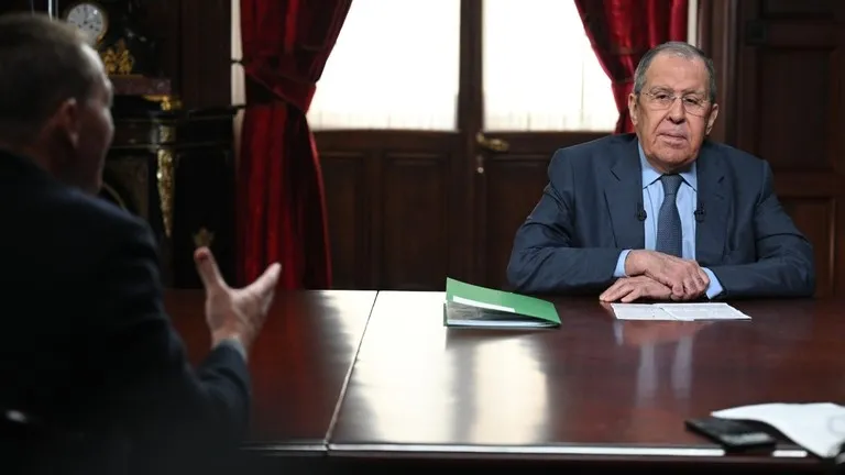 Lavrov i prerë për marrëveshje me Ukrainën: Rusia nuk i ndalon luftimet edhe nëse nisin negociatat e paqes!
