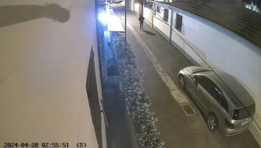 Video/Publikohet video e shpërthimit të tritolit në banesën e gjyqtarit në Shkodër