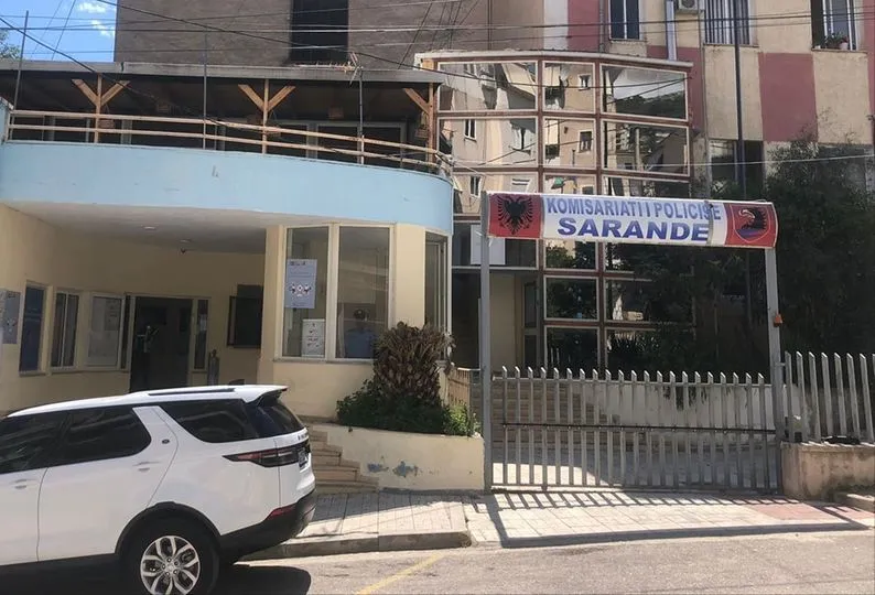 Dropull/Misteri i dhunimit për vdekje të dy të moshuarve brenda banesës, zbulohet identiteti i çiftit të bashkëshortëve