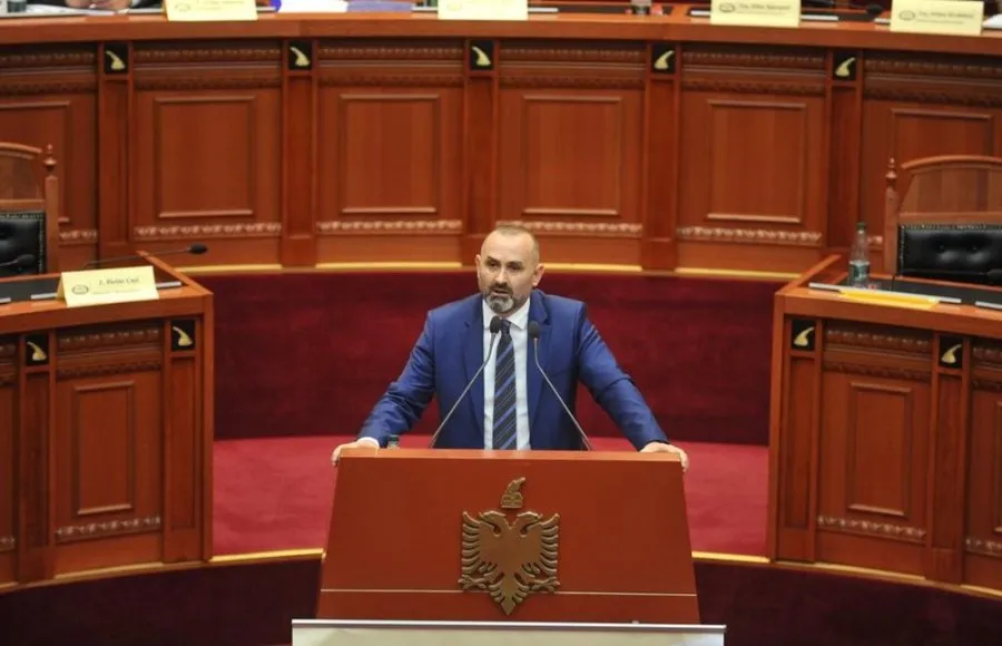 Ministri Manja ‘justifikon’ kërcënimin ndaj Shehaj se t’i pres veshët: Ishte një debat politik
