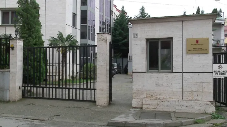 Tiranë / Lihen në qeli 20 të arrestuarit që shpërndanin  drogë  ! Agjentë të infiltruar blenë doza kokaine, si u zbuluan
