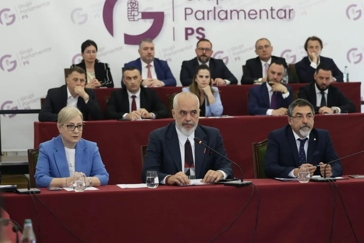Rama i heq tenderat ministrave: Nuk do kenë asnjë lidhje!