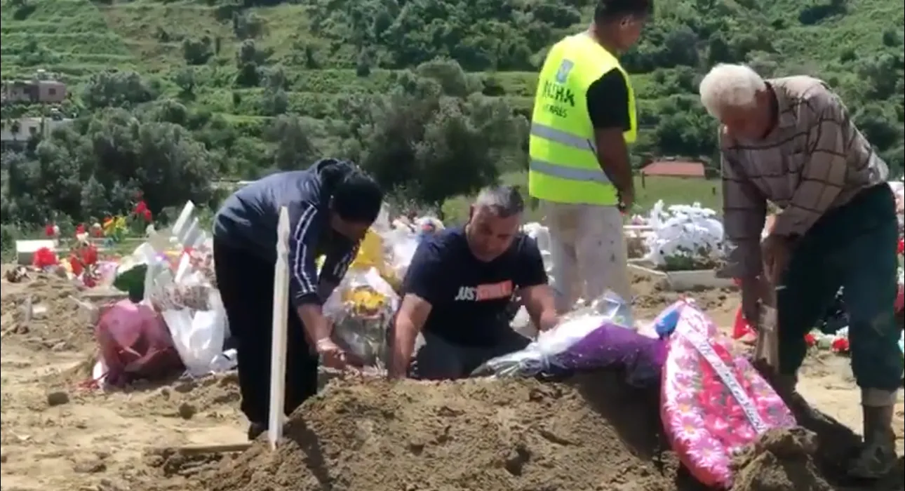 Alma Arrazi përcillet te banesa e fundit, vëllai: U martua me dashuri