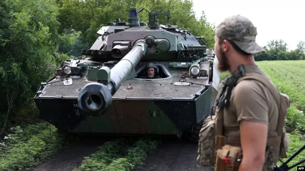 VOA/ Evropa furnizime Ukrainës me armatim të blerë me interesat nga fondet e ngrira ruse
