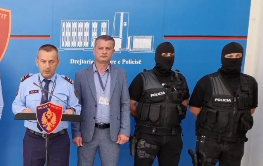 Shkodrës / Zbulohen në një tunel, 65 kg marijuanë ‘çokollatë’ dhe 31 kg boçe