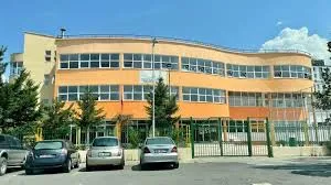 Tiranë/Sherr mes të miturve në një shkollë 9-vjeçare, përfundon në spital njëri prej tyre