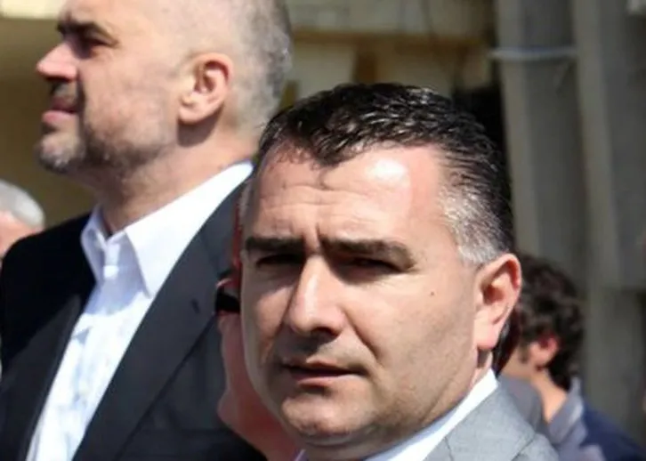 Spak urdhër arresti për ish-deputetin socialist Arben Ndoka