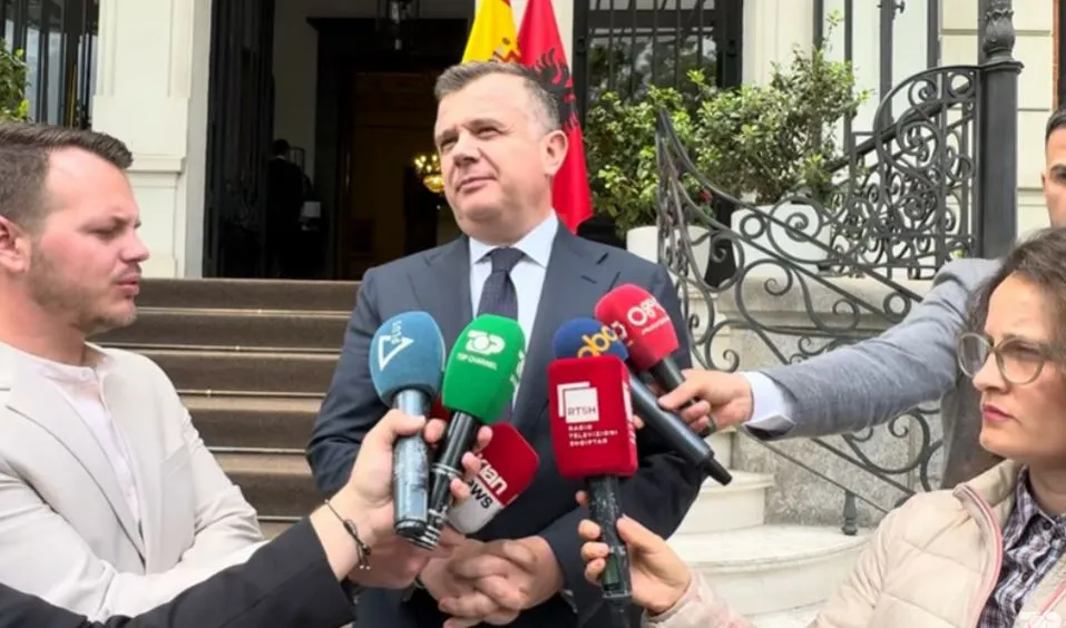 Ministri Balla përshëndet aksionin nga Madridi: Ka ardhur koha për t’i dhënë fund pandëshkueshmërisë