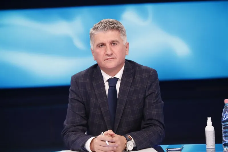 Gjekmarkaj  flet me tone të ashpra: Garë servilizmi ndaj Berishës!