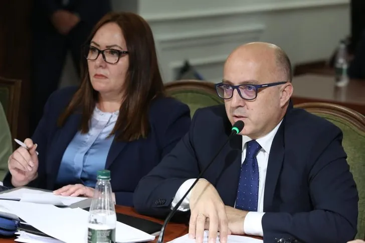 Metani i ILD-së  debat me deputetin Ndreca për  ligjin  e grupit “Xhafaj”