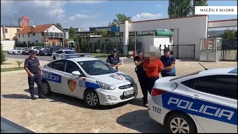 Tritol në hyrje të hotelit në Razëm, zbulohet emri i pronarit, zyrtar i Rithemelimit (Detajet)
