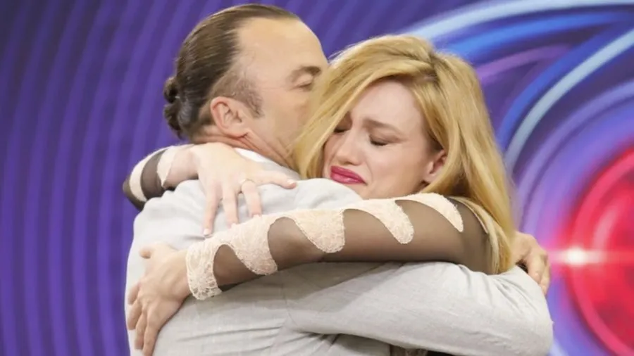 Surprizë për finale, babai i Heidit vjen në Tiranë!